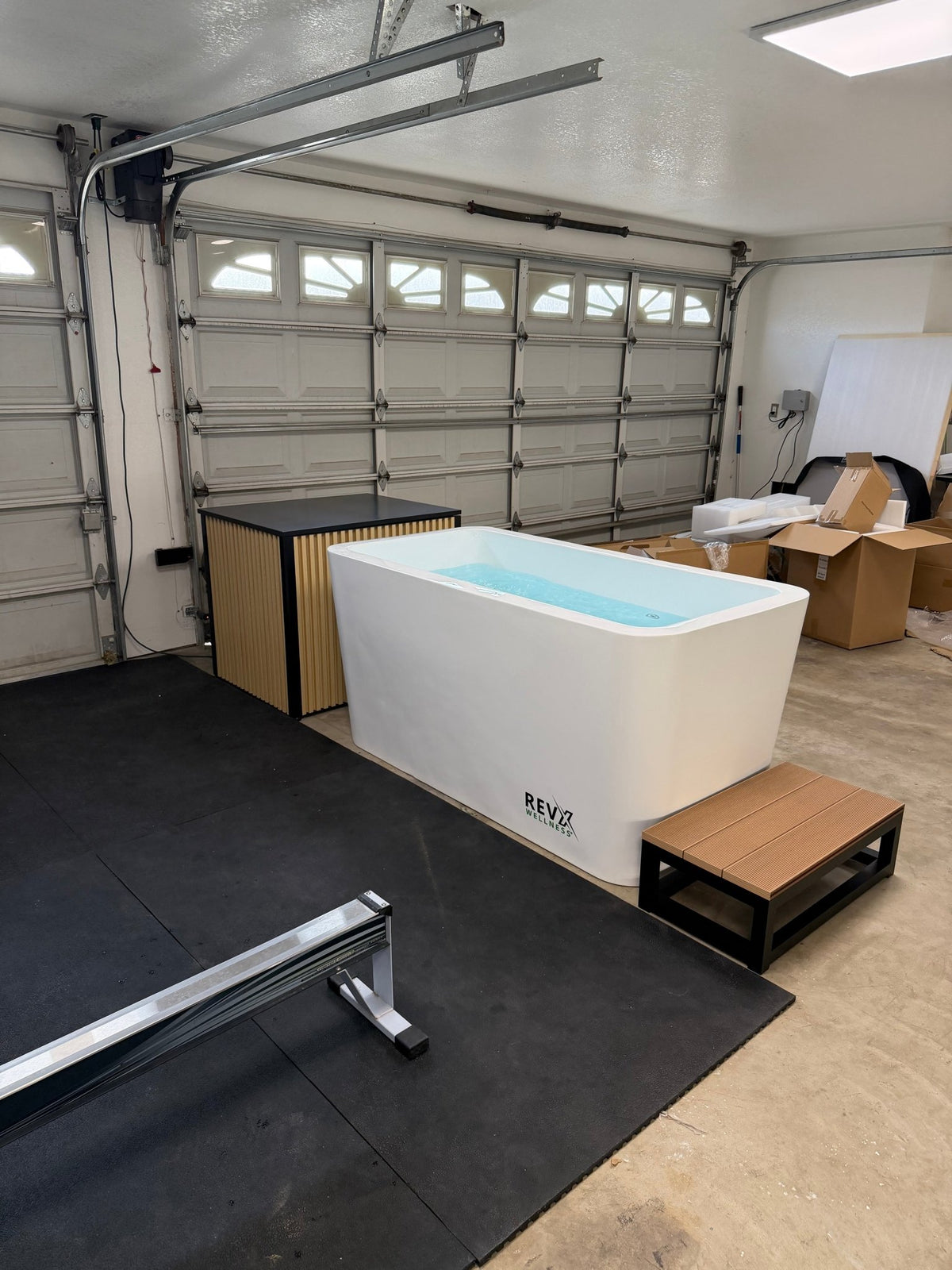 RevX Acrylic X Tub Cold Plunge + LUX High Performance Chiller and Filtration System - | Patioza
