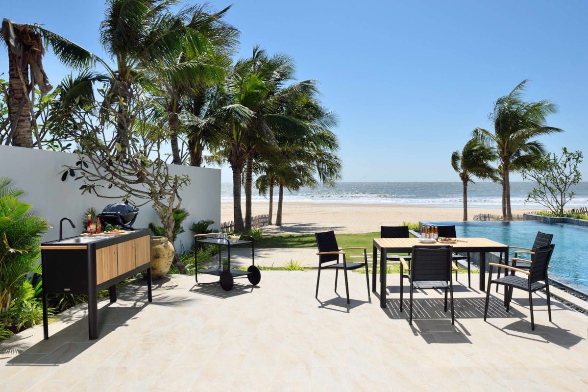 Portals Dark Outdoor Kitchen - | Patioza