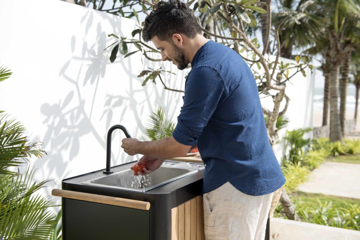 Portals Dark Outdoor Kitchen - | Patioza