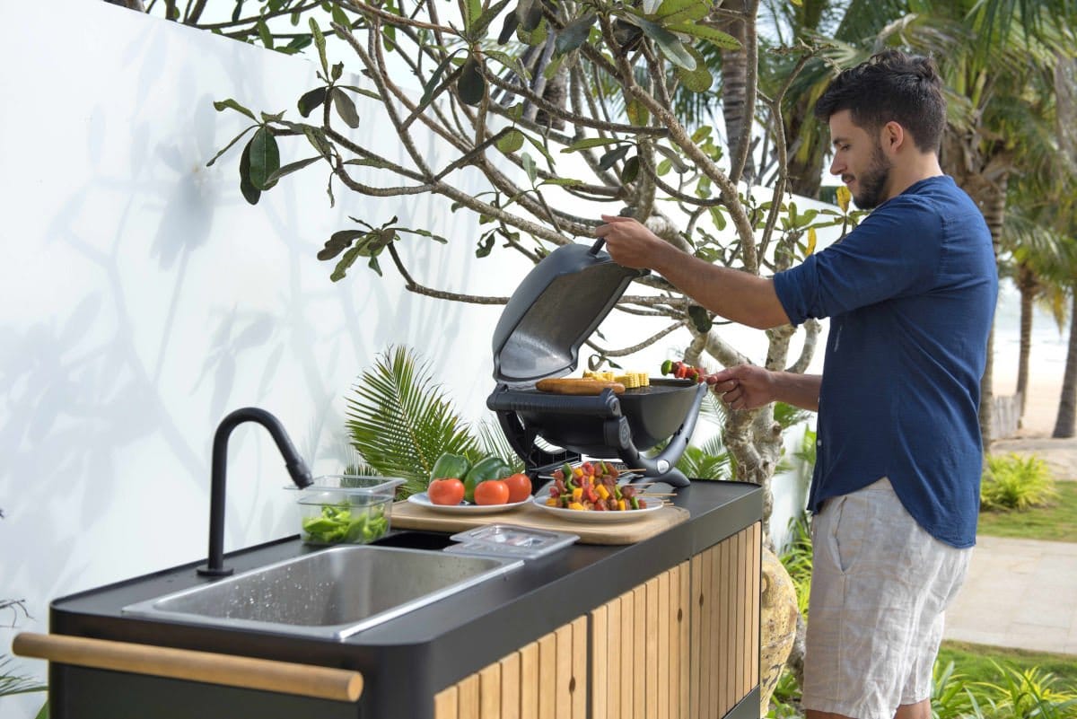 Portals Dark Outdoor Kitchen - | Patioza