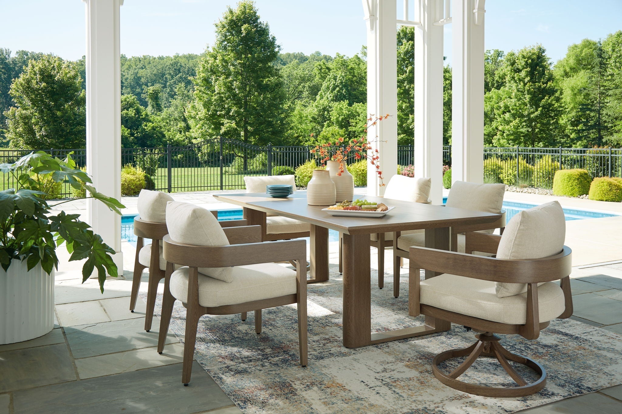 The Benefits of Adding Edible Plants to Your Outdoor Living Area - Patioza