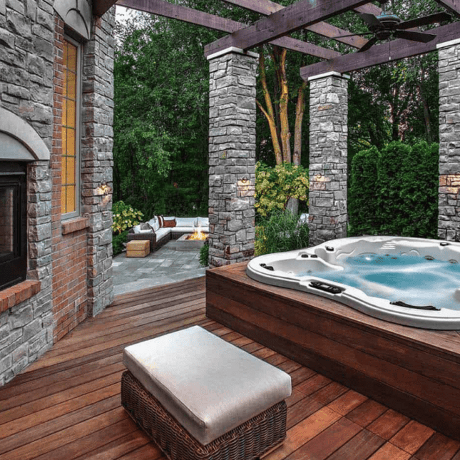 Monarch Hot Tub – Spacious 5 - Person Spa for Luxurious Relaxation - Hot Tubs | Patioza