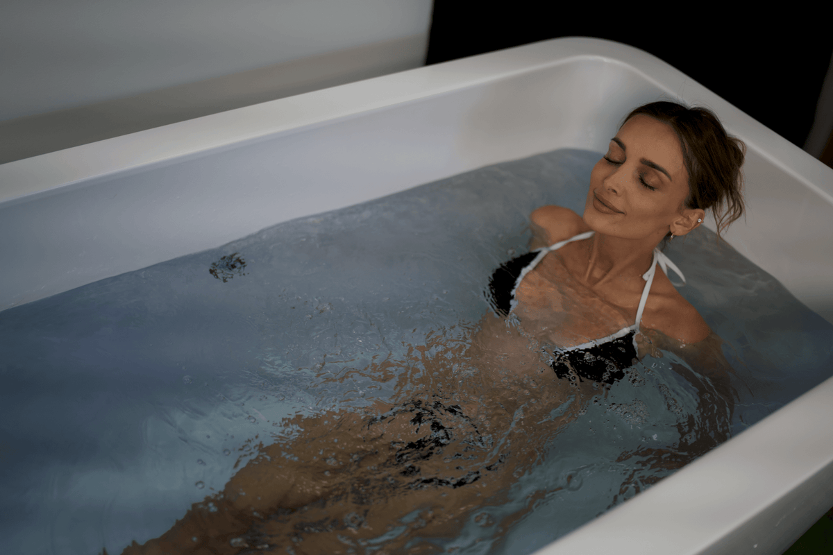RevX Acrylic X Tub Cold Plunge + LUX High Performance Chiller and Filtration System - | Patioza
