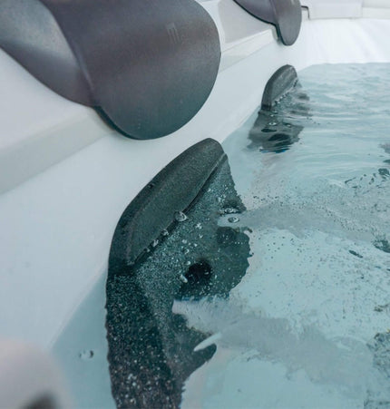 MSpa Oslo Supreme 6-Person 120 Jets Square Spa W/ LED Lights & Integrated App Control [F-OS063W] (SAK93516) - Hot Tubs | Patioza